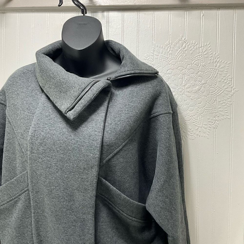 CUPCAKES And CASHMERE Jacket - Picture 2 of 6